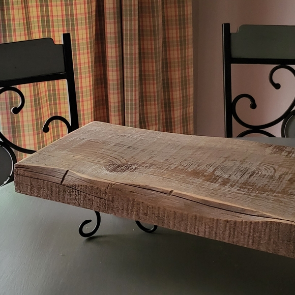 Large cedar farmhouse riser. - Picture 2 of 2